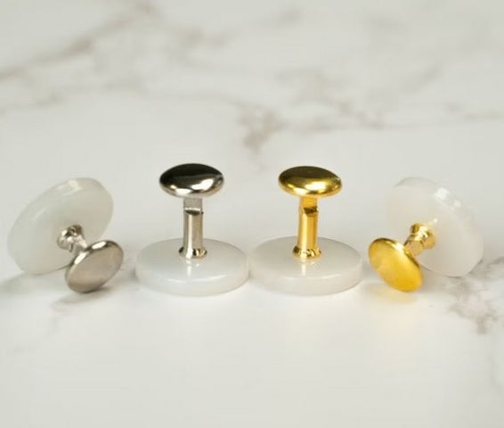 Collar studs